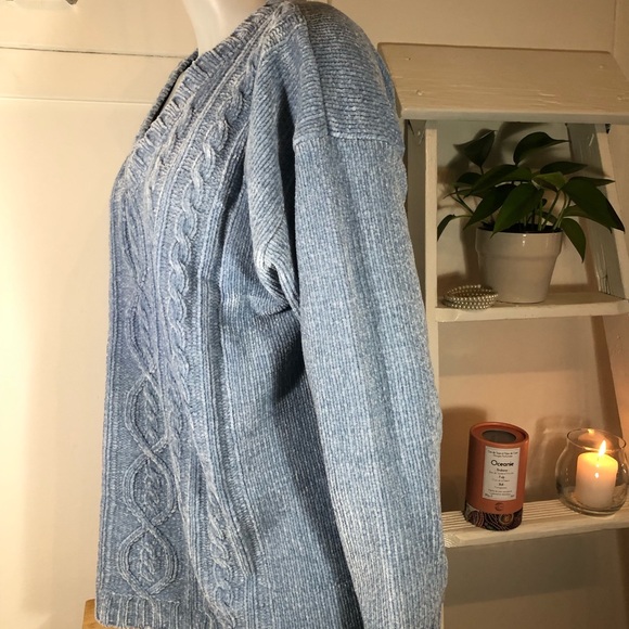 Chandail cozy large comme neuf 👌❤️ - Picture 5 of 6